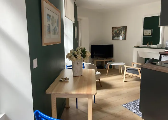 Apartment Crebillon *